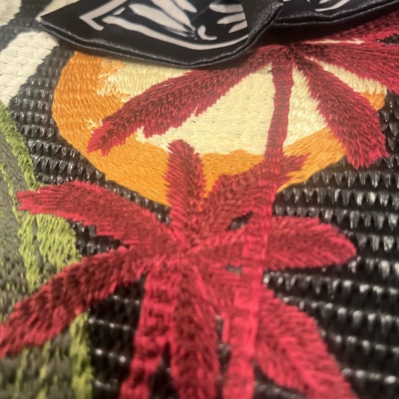 Farm Rio Copacabana Raffia Shell tote - Picture 9 of 14